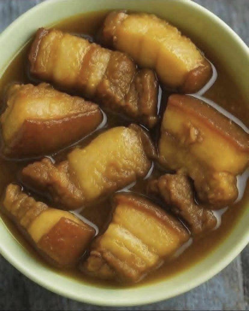 Tämä ruokalaji sisältää mureita lihapaloja.
