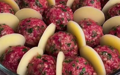Lihapulla-perunapiirakka valkokastikkeella ja juustolla – Herkullinen yhdistelmä