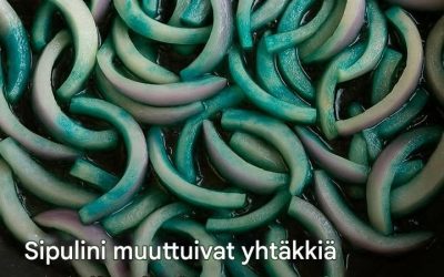 Sipulini muuttuivat yhtäkkiä sinivihreiksi kypsennyksen aikana ja se pelotti minua – mikä tämän aiheutti?